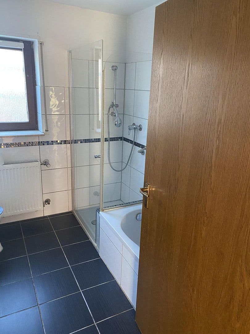 Predaj domu 220 m², pozemek 881 m², Gaugraf-Zeisolf-Str. 3, Sinsheim, Bádensko-Wurttembersko Predaj domu 220 m², pozemek 881 m², Gaugraf-Zeisolf-Str. 3, Sinsheim, Bádensko-Wurttembersko