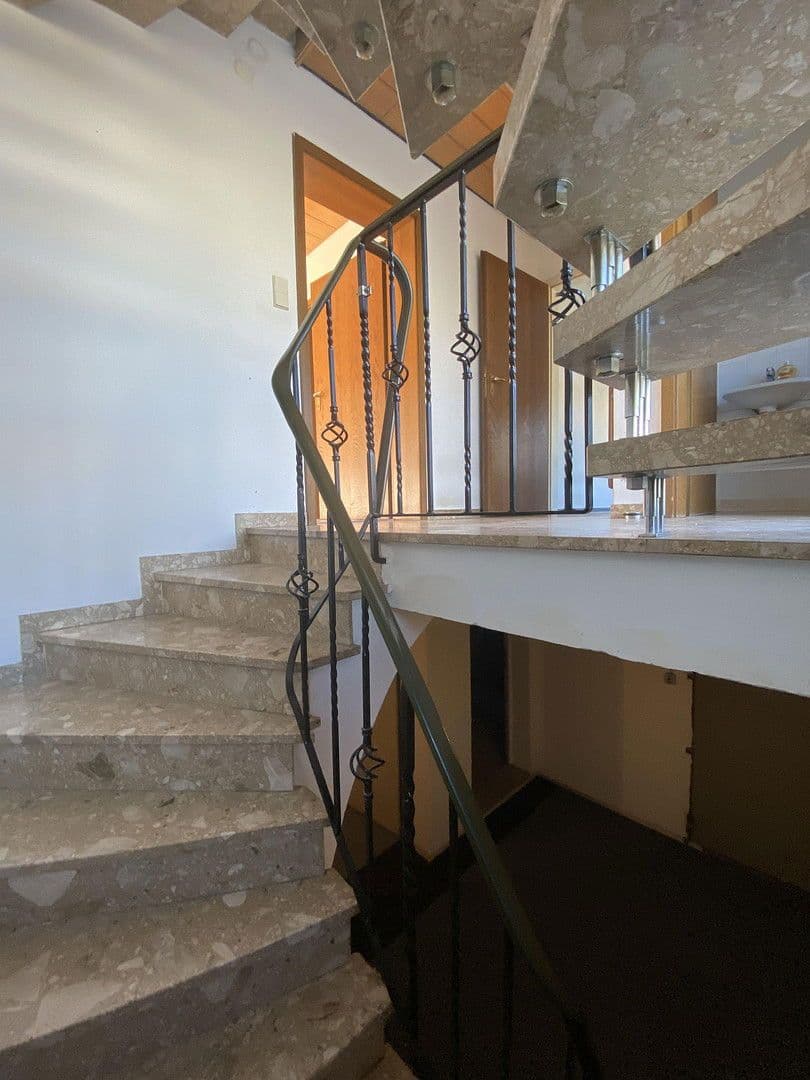 Predaj domu 220 m², pozemek 881 m², Gaugraf-Zeisolf-Str. 3, Sinsheim, Bádensko-Wurttembersko Predaj domu 220 m², pozemek 881 m², Gaugraf-Zeisolf-Str. 3, Sinsheim, Bádensko-Wurttembersko