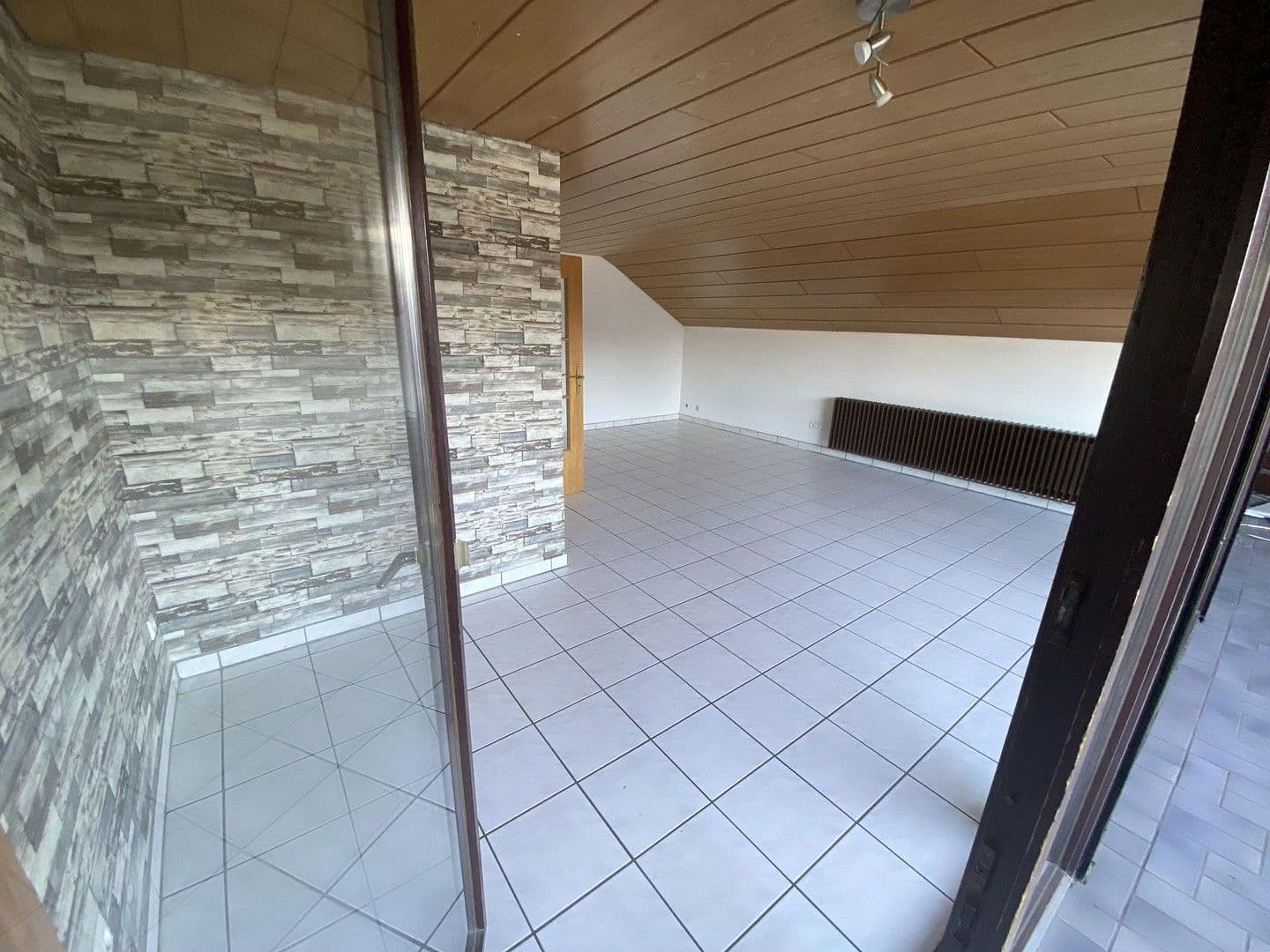 Predaj domu 220 m², pozemek 881 m², Gaugraf-Zeisolf-Str. 3, Sinsheim, Bádensko-Wurttembersko Predaj domu 220 m², pozemek 881 m², Gaugraf-Zeisolf-Str. 3, Sinsheim, Bádensko-Wurttembersko