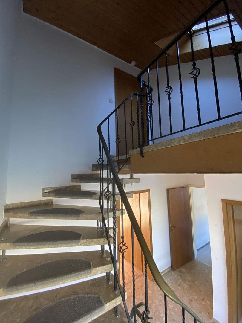 Predaj domu 220 m², pozemek 881 m², Gaugraf-Zeisolf-Str. 3, Sinsheim, Bádensko-Wurttembersko Predaj domu 220 m², pozemek 881 m², Gaugraf-Zeisolf-Str. 3, Sinsheim, Bádensko-Wurttembersko