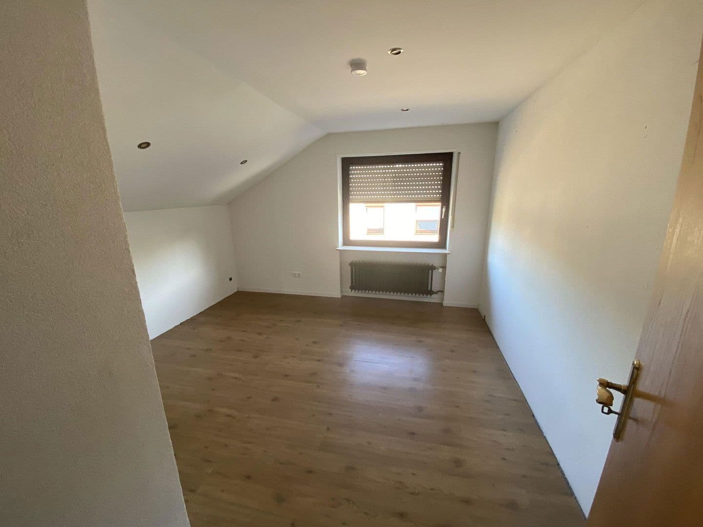 Predaj domu 220 m², pozemek 881 m², Gaugraf-Zeisolf-Str. 3, Sinsheim, Bádensko-Wurttembersko Predaj domu 220 m², pozemek 881 m², Gaugraf-Zeisolf-Str. 3, Sinsheim, Bádensko-Wurttembersko