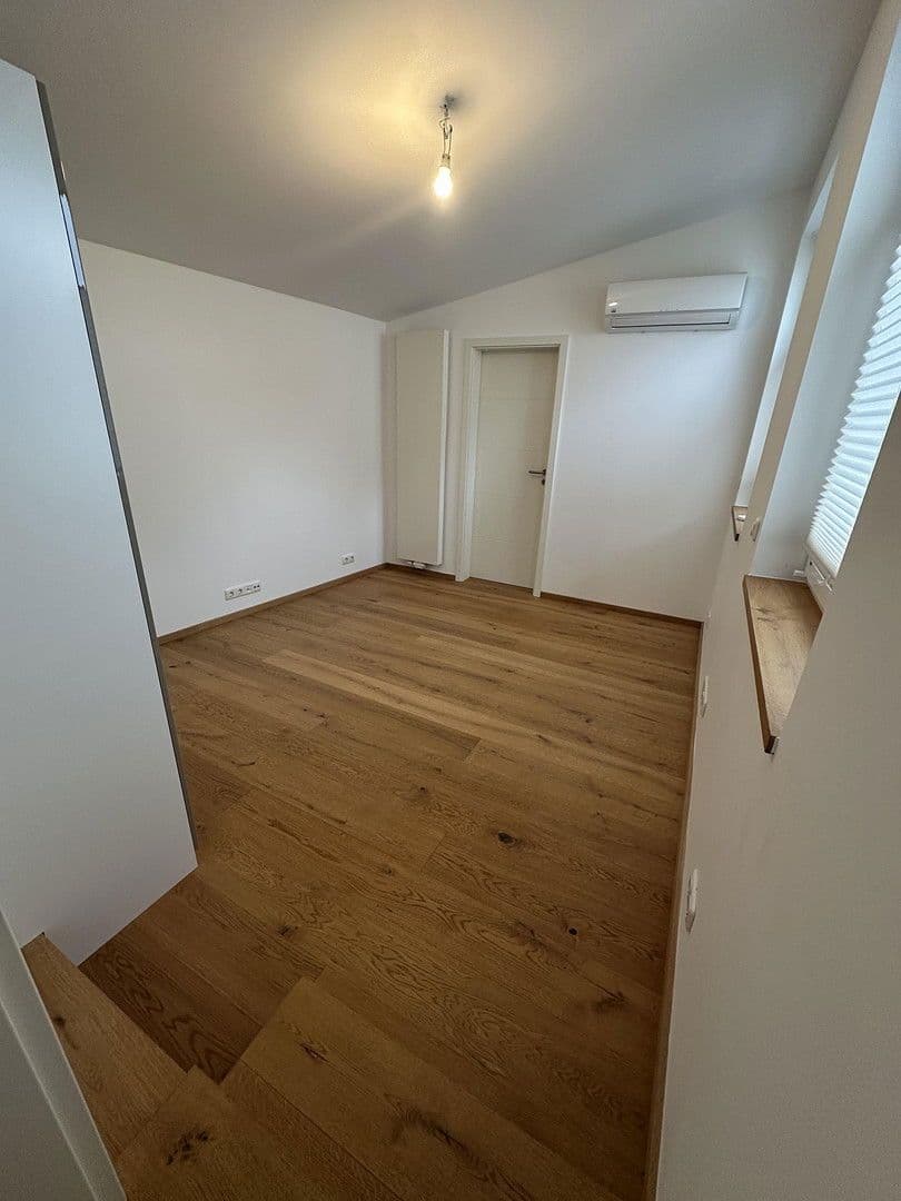 Predaj domu 104 m², pozemek 150 m², Heidenfahrt 14, Ingelheim am Rhein, Porýnie-Falcko Predaj domu 104 m², pozemek 150 m², Heidenfahrt 14, Ingelheim am Rhein, Porýnie-Falcko