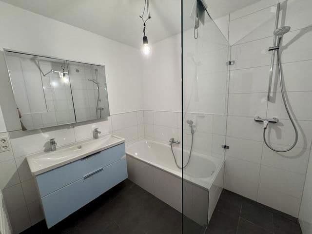 Prenájom domu 120 m², pozemek 172 m², Bensheim, Hesensko Prenájom domu 120 m², pozemek 172 m², Bensheim, Hesensko