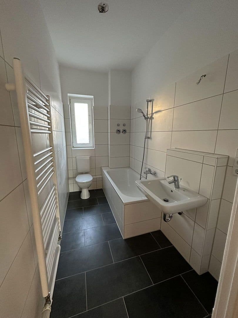 Prenájom bytu 3-izbový 68 m², Köllnische Straße 44a, Berlin, Berlín Prenájom bytu 3-izbový 68 m², Köllnische Straße 44a, Berlin, Berlín