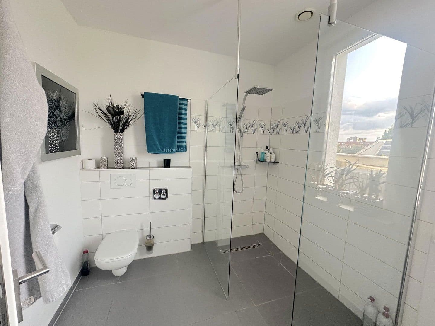 Predaj domu 578 m², pozemek 605 m², Lise-Meitner Straße 7, Hildesheim, Dolné Sasko Predaj domu 578 m², pozemek 605 m², Lise-Meitner Straße 7, Hildesheim, Dolné Sasko