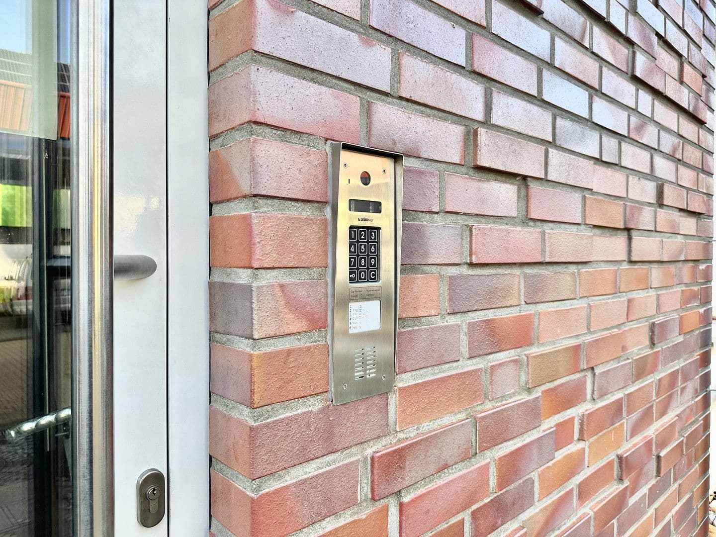 Predaj domu 578 m², pozemek 605 m², Lise-Meitner Straße 7, Hildesheim, Dolné Sasko Predaj domu 578 m², pozemek 605 m², Lise-Meitner Straße 7, Hildesheim, Dolné Sasko