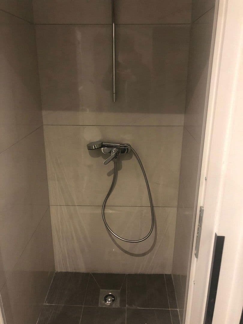 Prenájom domu 184 m², pozemek 1.300 m², Berlin, Berlín Prenájom domu 184 m², pozemek 1.300 m², Berlin, Berlín