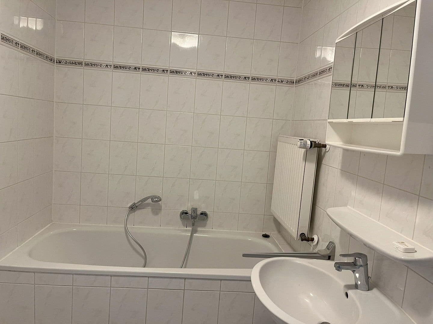 Prenájom bytu 2-izbový 65 m², Bonn Beuel Holzlar, Severné Porýnie - Westfálsko Prenájom bytu 2-izbový 65 m², Bonn Beuel Holzlar, Severné Porýnie - Westfálsko