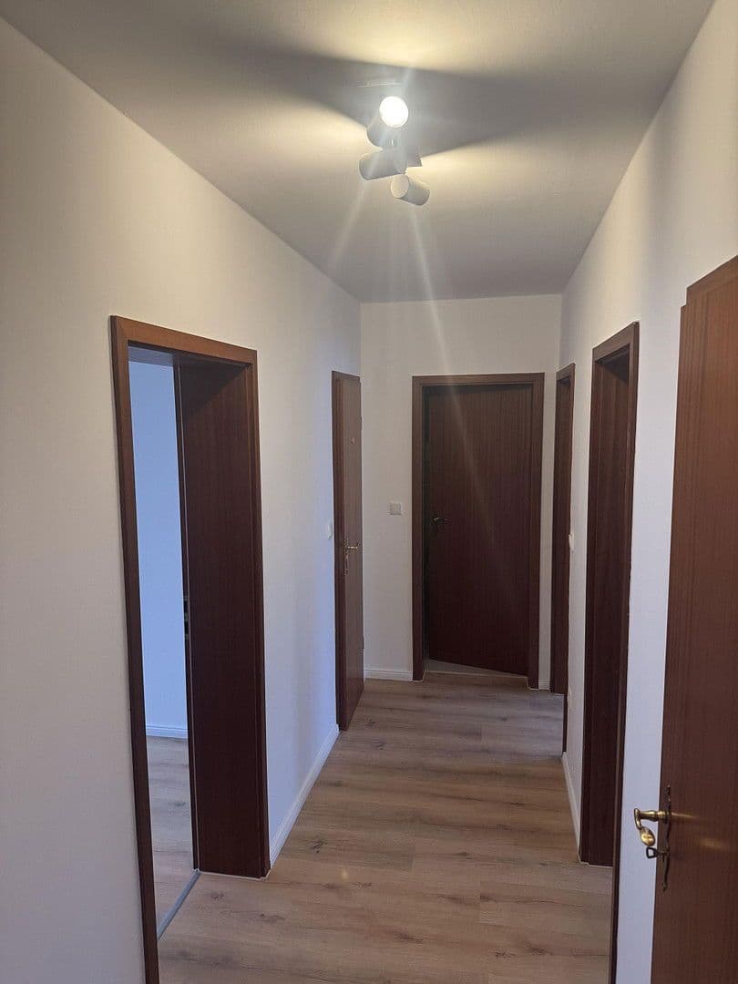 Prenájom bytu 3-izbový 91 m², Bremen, Brémy Prenájom bytu 3-izbový 91 m², Bremen, Brémy