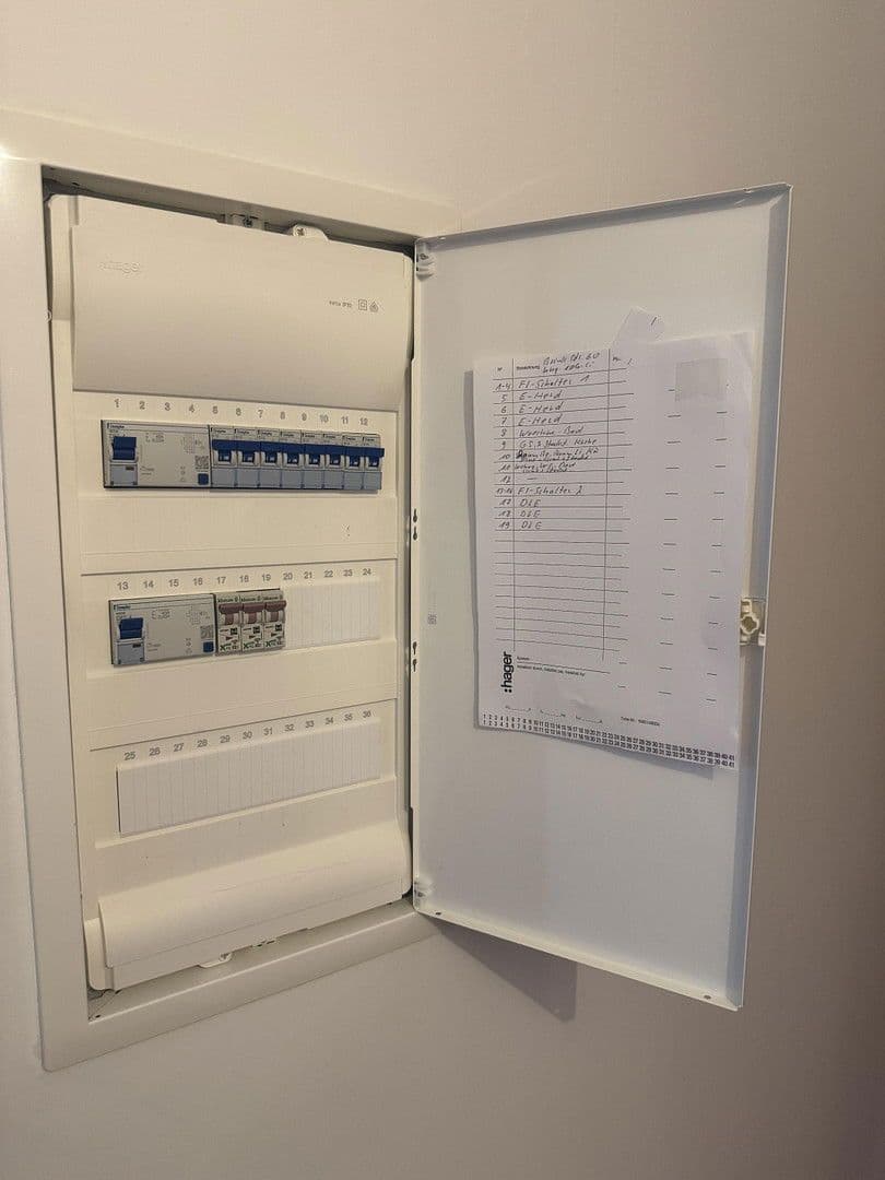 Prenájom bytu 3-izbový 91 m², Bremen, Brémy Prenájom bytu 3-izbový 91 m², Bremen, Brémy