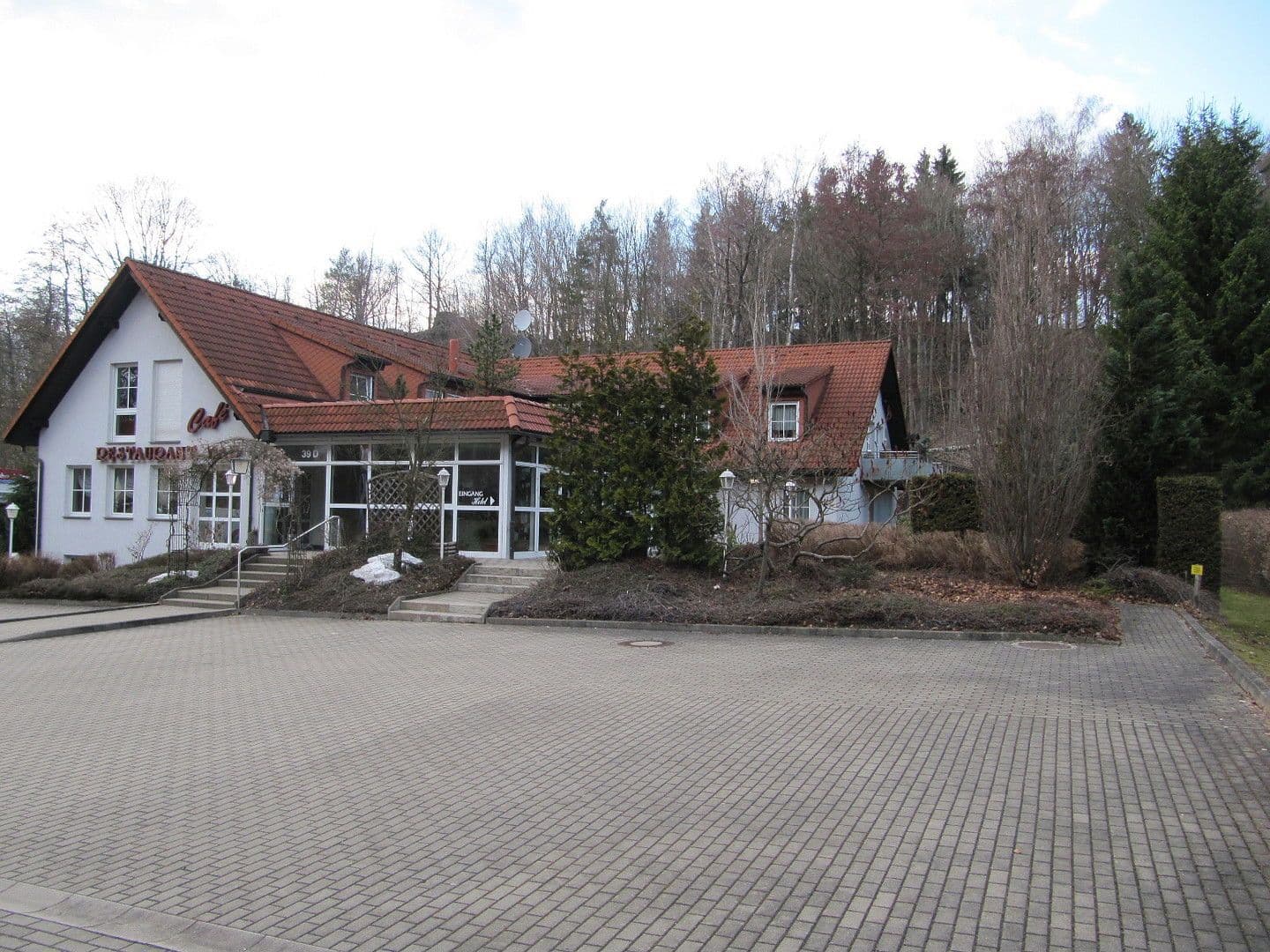 Predaj nebytového priestoru 1.799 m², Wernesgrüner Straße 39 d, Rodewisch, Sasko Predaj nebytového priestoru 1.799 m², Wernesgrüner Straße 39 d, Rodewisch, Sasko