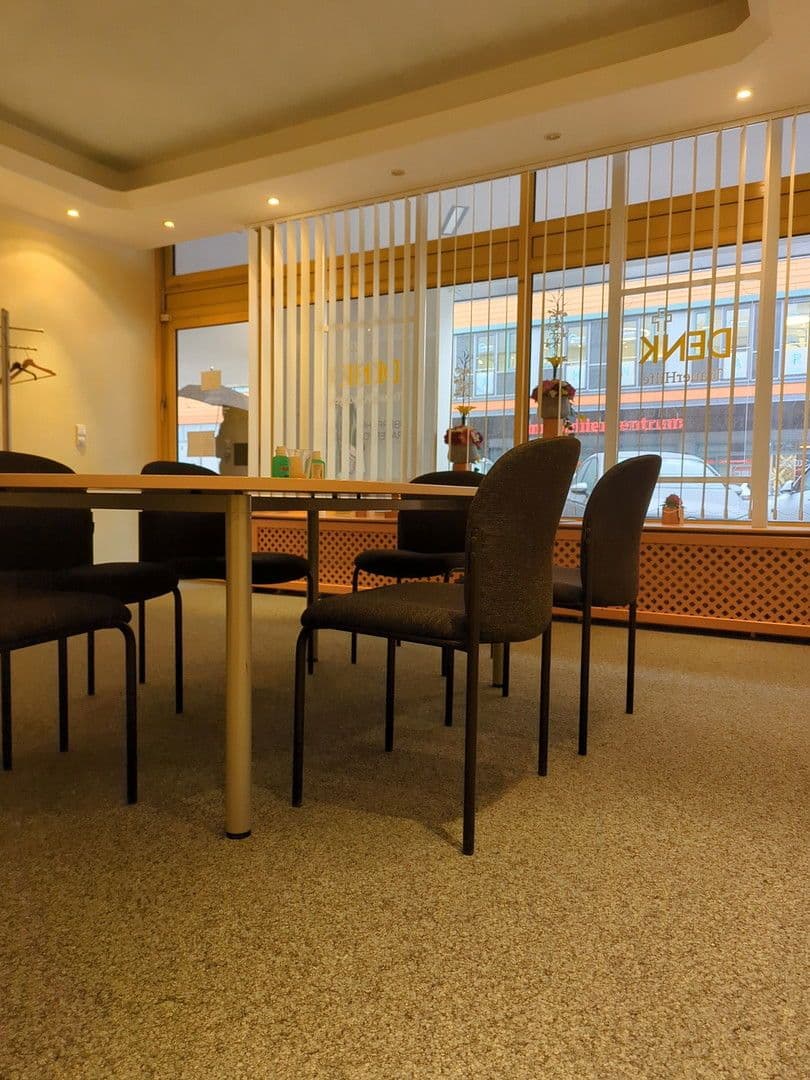 Predaj nebytového priestoru 56 m², Germering-Unterpfaffenhofen, Bavorsko Predaj nebytového priestoru 56 m², Germering-Unterpfaffenhofen, Bavorsko