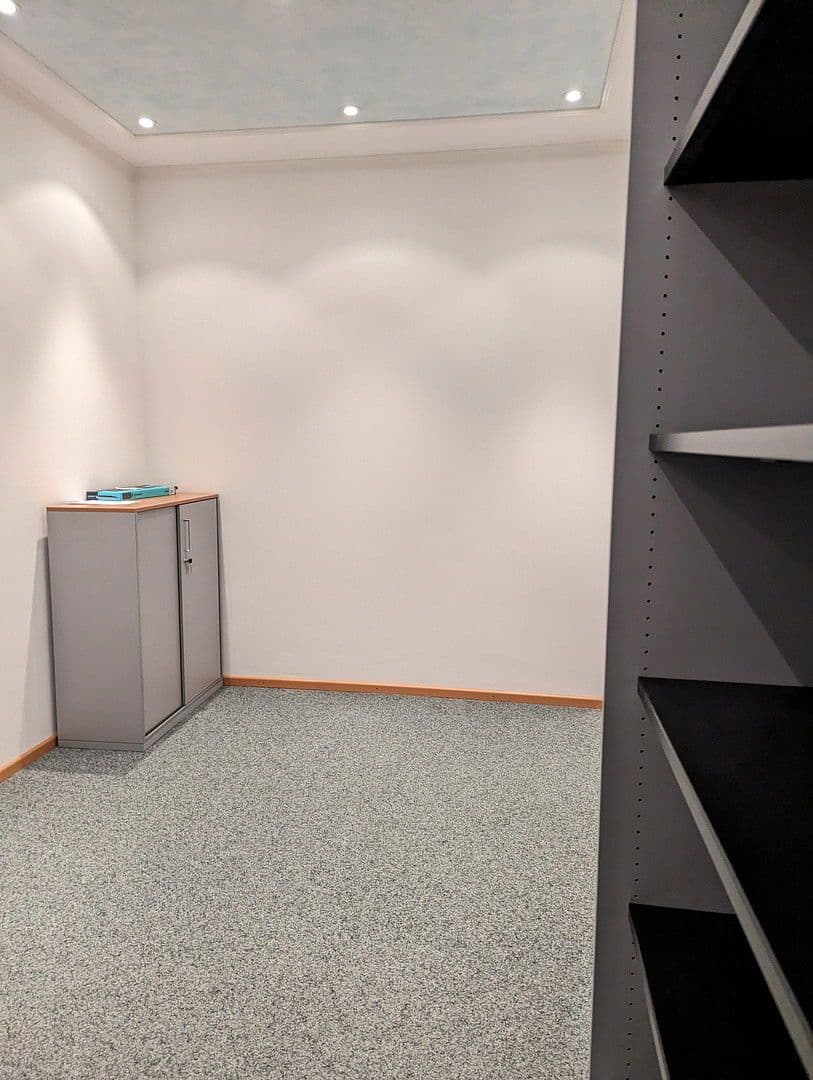 Predaj nebytového priestoru 56 m², Germering-Unterpfaffenhofen, Bavorsko Predaj nebytového priestoru 56 m², Germering-Unterpfaffenhofen, Bavorsko