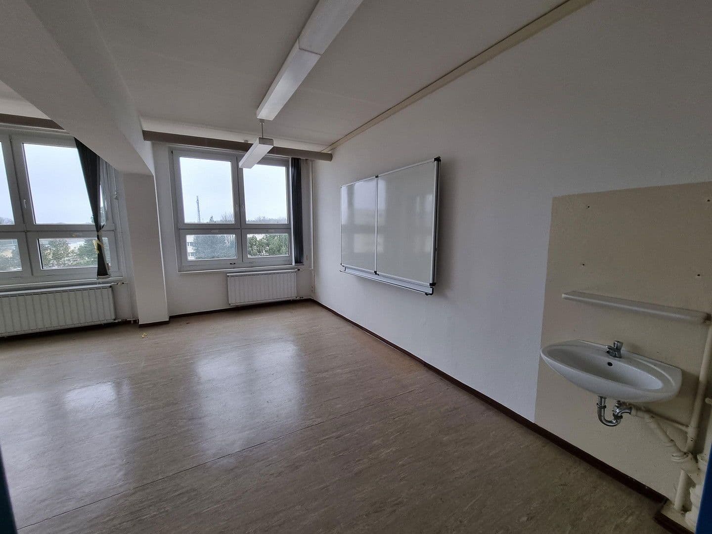 Predaj nebytového priestoru 19.000 m², Lützowstr. 1, Stavenhagen, Meklenbursko-Predpomoransko Predaj nebytového priestoru 19.000 m², Lützowstr. 1, Stavenhagen, Meklenbursko-Predpomoransko