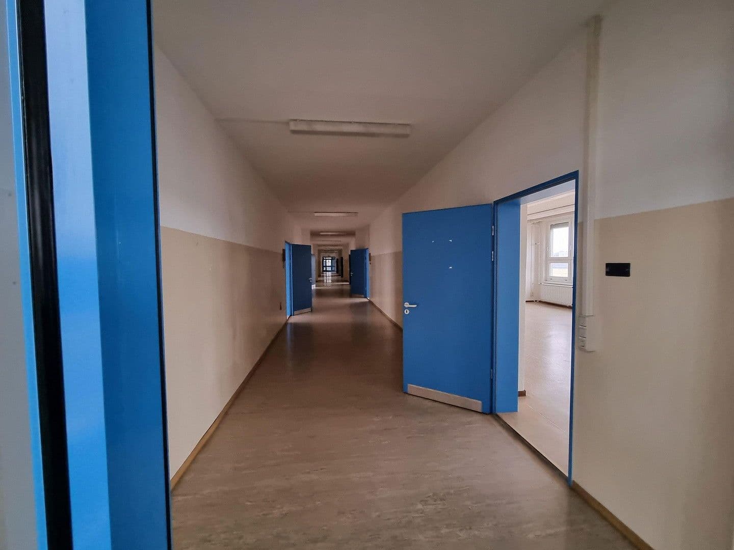 Predaj nebytového priestoru 19.000 m², Lützowstr. 1, Stavenhagen, Meklenbursko-Predpomoransko Predaj nebytového priestoru 19.000 m², Lützowstr. 1, Stavenhagen, Meklenbursko-Predpomoransko