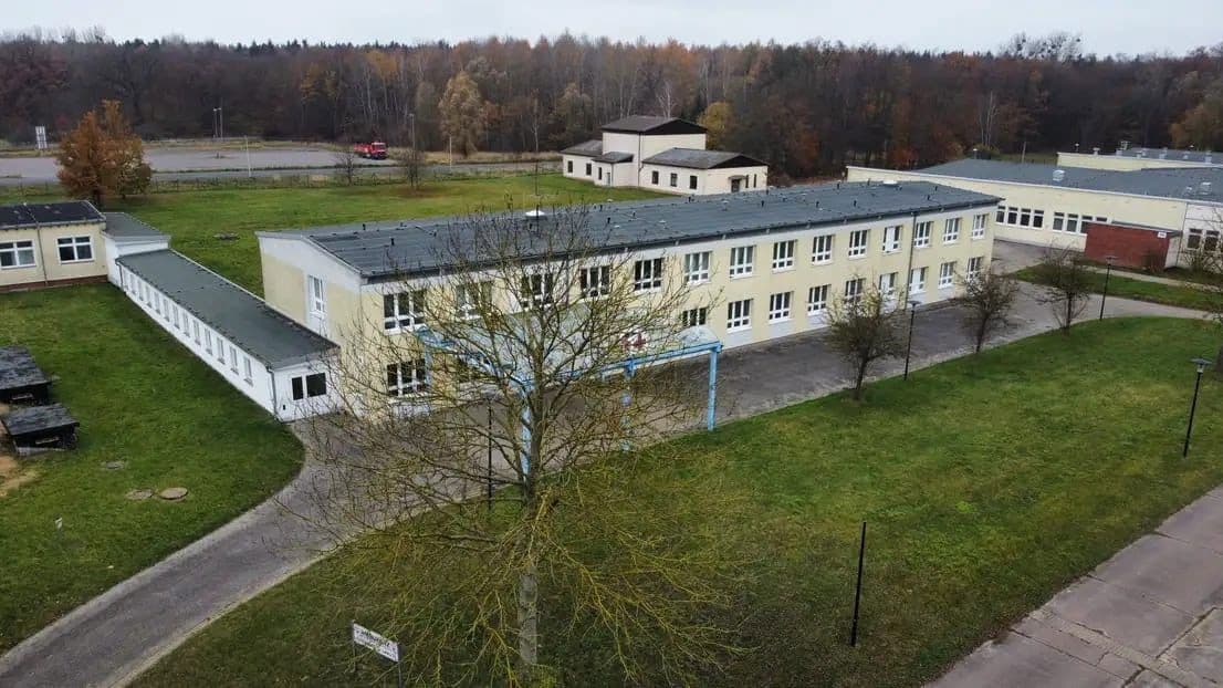 Predaj nebytového priestoru 19.000 m², Lützowstr. 1, Stavenhagen, Meklenbursko-Predpomoransko Predaj nebytového priestoru 19.000 m², Lützowstr. 1, Stavenhagen, Meklenbursko-Predpomoransko