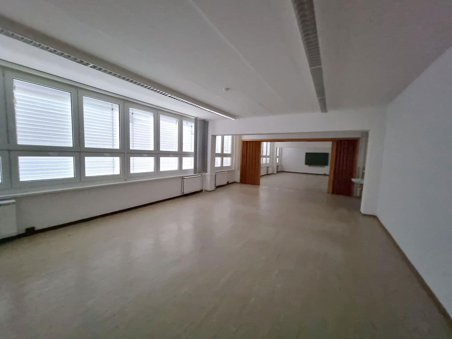 Predaj nebytového priestoru 19.000 m², Lützowstr. 1, Stavenhagen, Meklenbursko-Predpomoransko Predaj nebytového priestoru 19.000 m², Lützowstr. 1, Stavenhagen, Meklenbursko-Predpomoransko