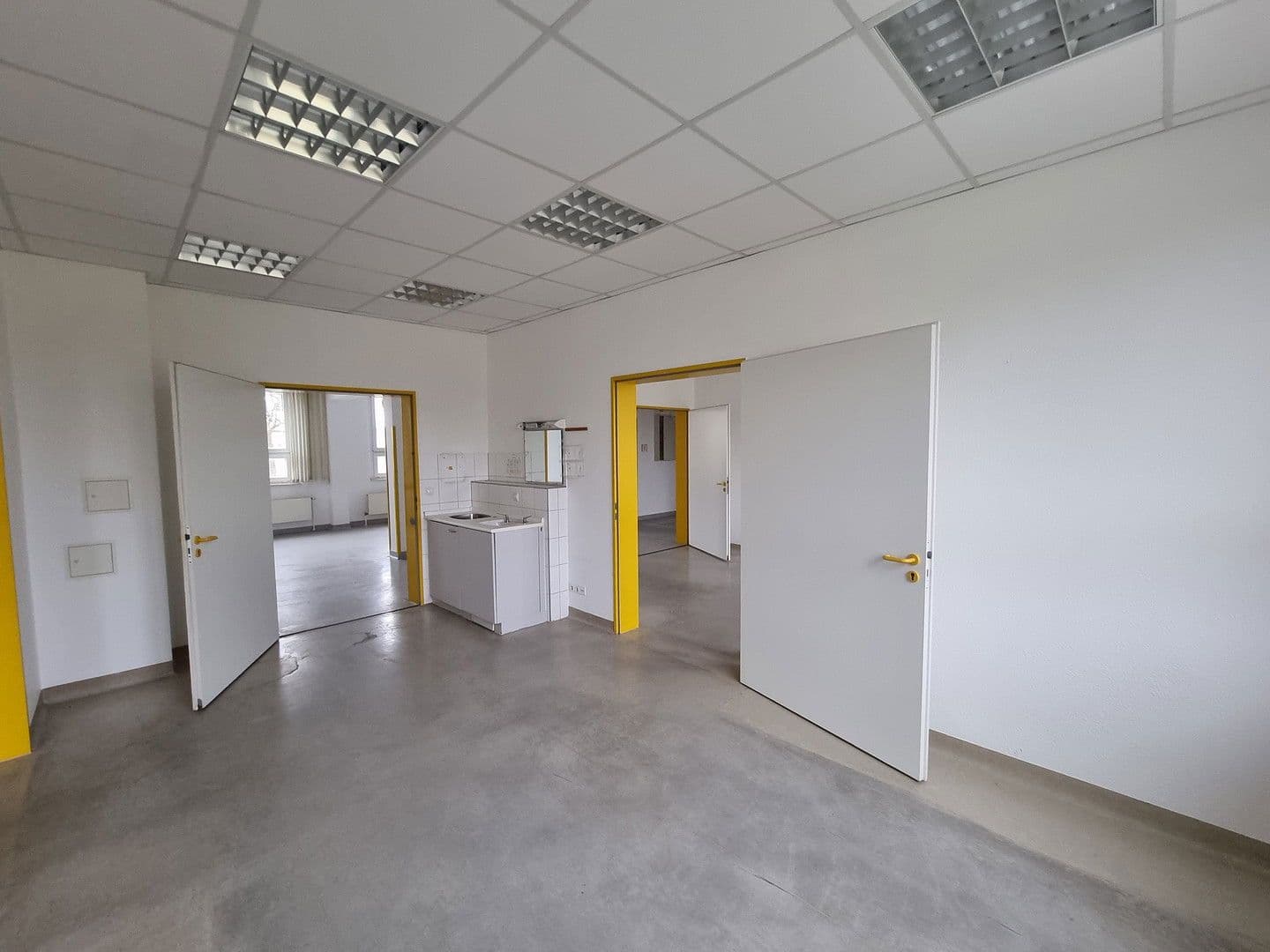 Predaj nebytového priestoru 19.000 m², Lützowstr. 1, Stavenhagen, Meklenbursko-Predpomoransko Predaj nebytového priestoru 19.000 m², Lützowstr. 1, Stavenhagen, Meklenbursko-Predpomoransko