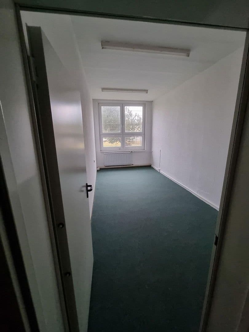 Predaj nebytového priestoru 19.000 m², Lützowstr. 1, Stavenhagen, Meklenbursko-Predpomoransko Predaj nebytového priestoru 19.000 m², Lützowstr. 1, Stavenhagen, Meklenbursko-Predpomoransko