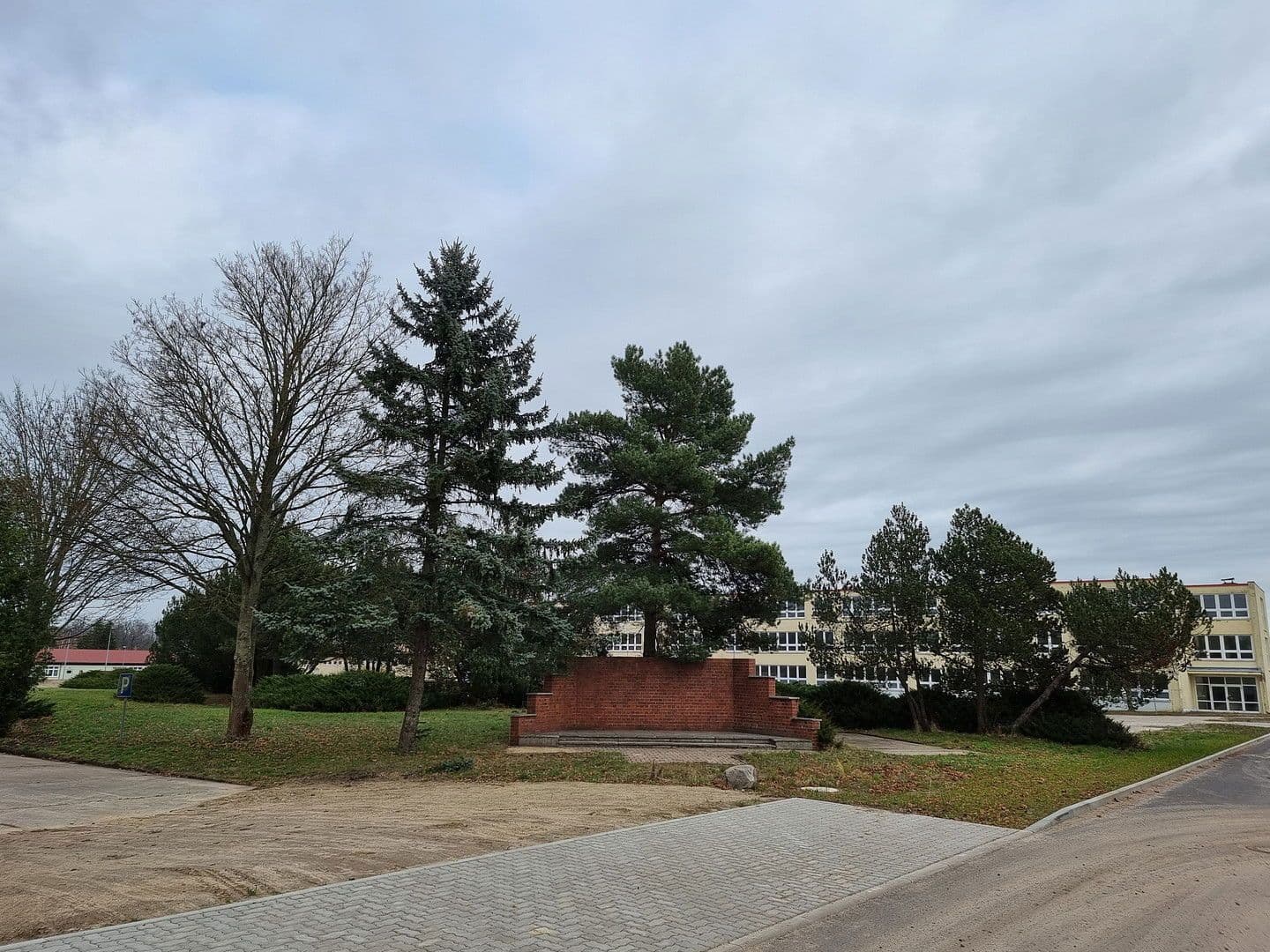 Predaj nebytového priestoru 19.000 m², Lützowstr. 1, Stavenhagen, Meklenbursko-Predpomoransko Predaj nebytového priestoru 19.000 m², Lützowstr. 1, Stavenhagen, Meklenbursko-Predpomoransko