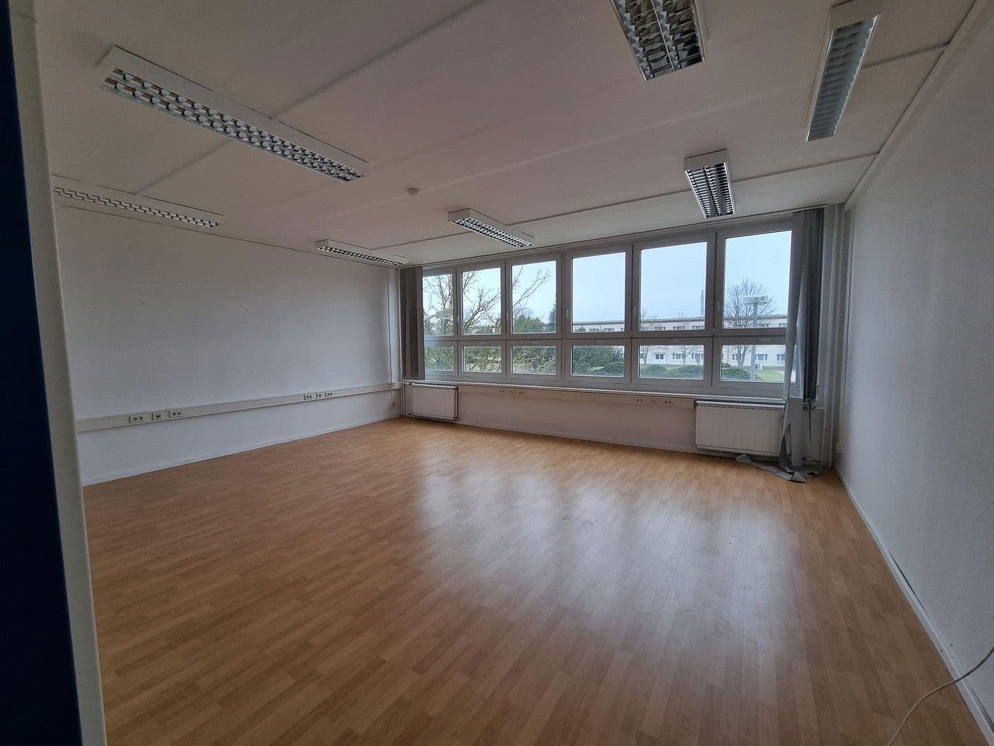 Predaj nebytového priestoru 19.000 m², Lützowstr. 1, Stavenhagen, Meklenbursko-Predpomoransko Predaj nebytového priestoru 19.000 m², Lützowstr. 1, Stavenhagen, Meklenbursko-Predpomoransko