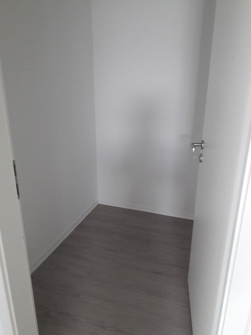 Prenájom bytu 3-izbový 97 m², Tornesch, Šlezvicko-Holštajnsko Prenájom bytu 3-izbový 97 m², Tornesch, Šlezvicko-Holštajnsko