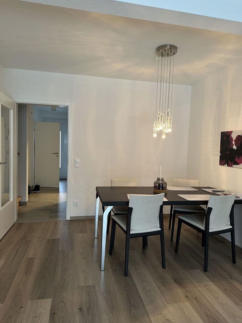 Prenájom domu 132 m², pozemek 163 m², Hans-Hackmack-Straße, Bremen, Brémy Prenájom domu 132 m², pozemek 163 m², Hans-Hackmack-Straße, Bremen, Brémy