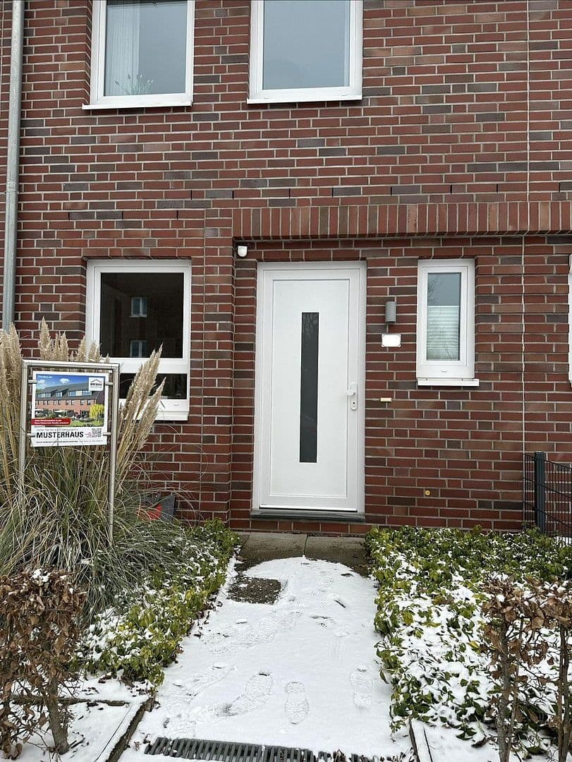 Prenájom domu 132 m², pozemek 163 m², Hans-Hackmack-Straße, Bremen, Brémy Prenájom domu 132 m², pozemek 163 m², Hans-Hackmack-Straße, Bremen, Brémy