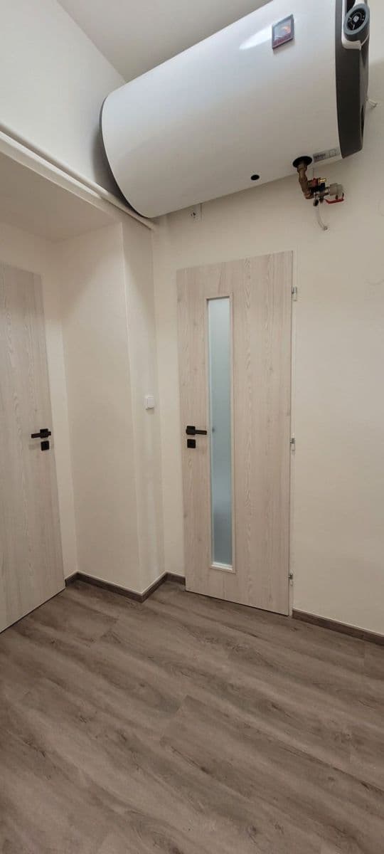 Prenájom bytu 2-izbový 43 m², Horní, Praha, Praha Prenájom bytu 2-izbový 43 m², Horní, Praha, Praha