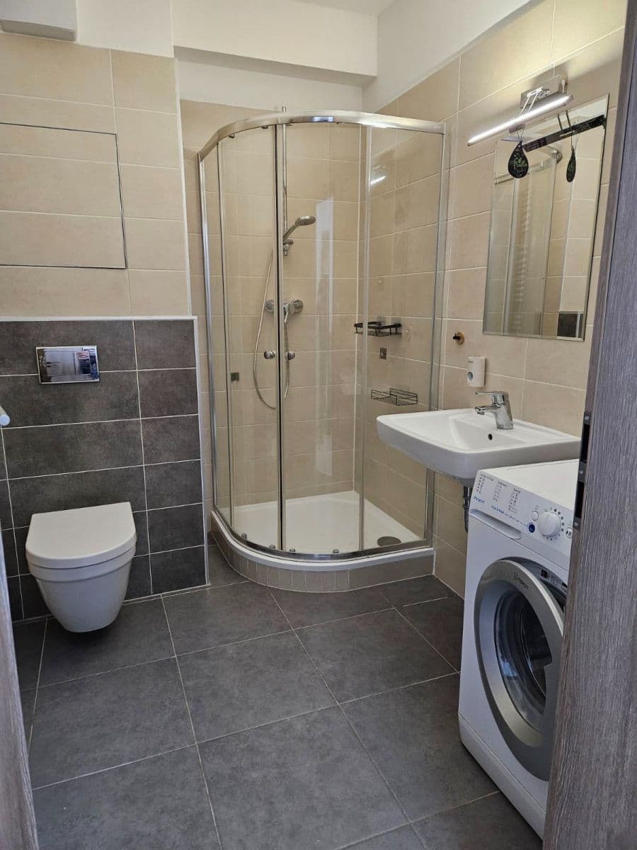 Prenájom bytu 1-izbový 36 m², Edvarda Beneše, Olomouc, Olomoucký kraj Prenájom bytu 1-izbový 36 m², Edvarda Beneše, Olomouc, Olomoucký kraj