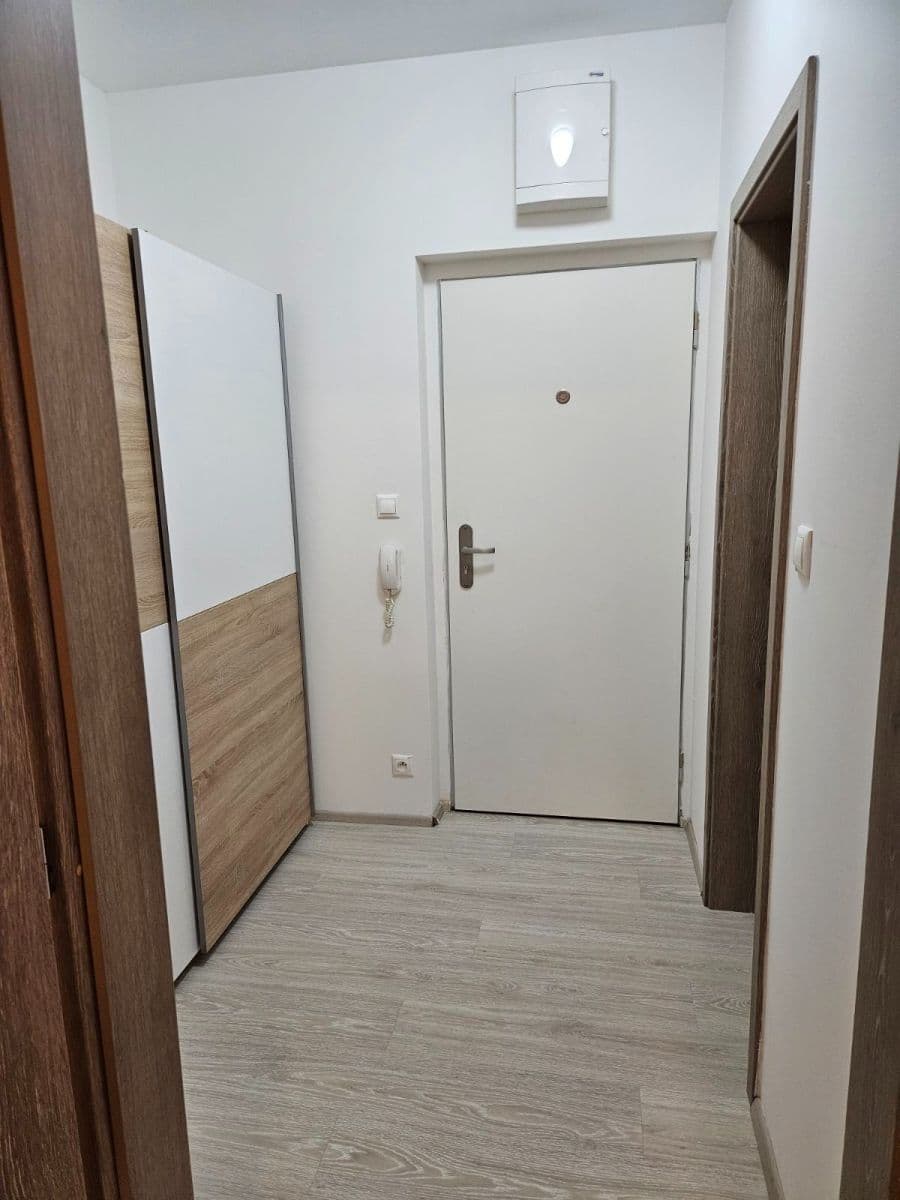 Prenájom bytu 1-izbový 36 m², Edvarda Beneše, Olomouc, Olomoucký kraj Prenájom bytu 1-izbový 36 m², Edvarda Beneše, Olomouc, Olomoucký kraj