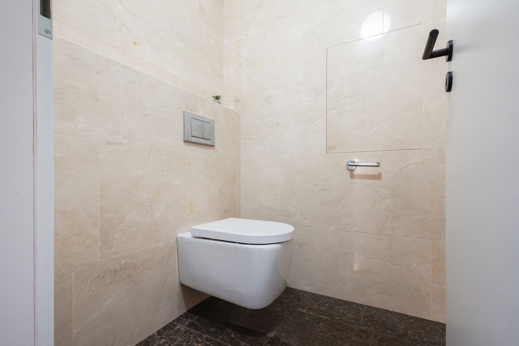 Predaj bytu 2-izbový 75 m², Šternovská, Praha, Praha Predaj bytu 2-izbový 75 m², Šternovská, Praha, Praha