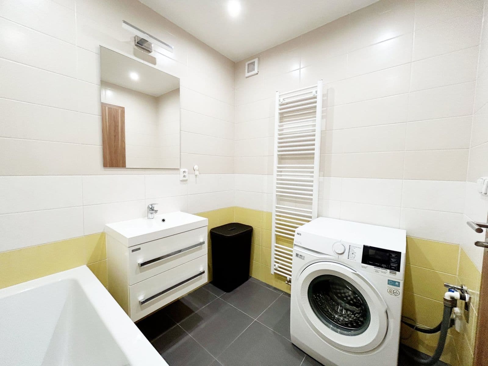 Prenájom bytu 3-izbový 83 m², Václavská, Kolín, Středočeský kraj Prenájom bytu 3-izbový 83 m², Václavská, Kolín, Středočeský kraj