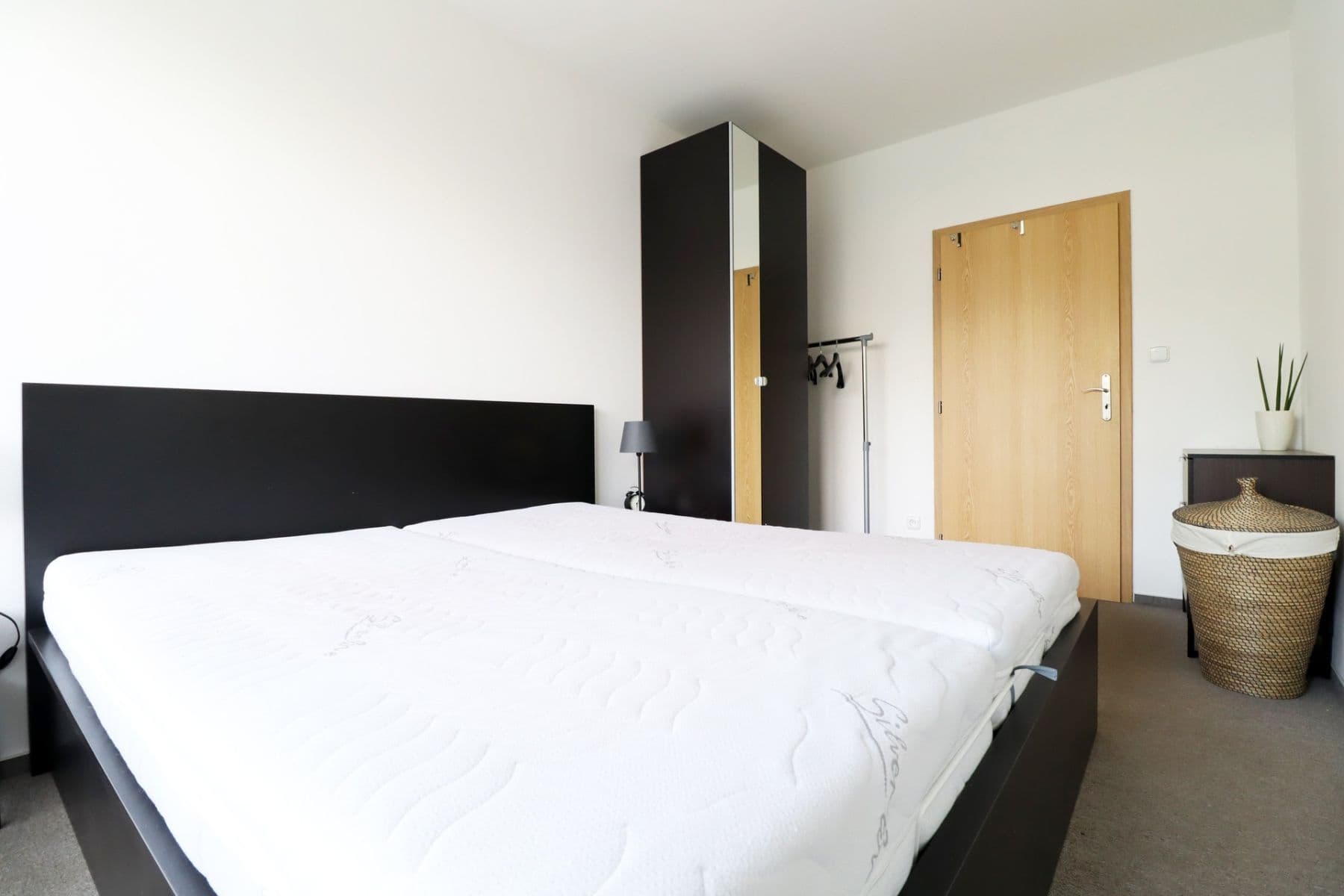 Prenájom bytu 2-izbový 54 m², V dolině, Praha, Praha Prenájom bytu 2-izbový 54 m², V dolině, Praha, Praha