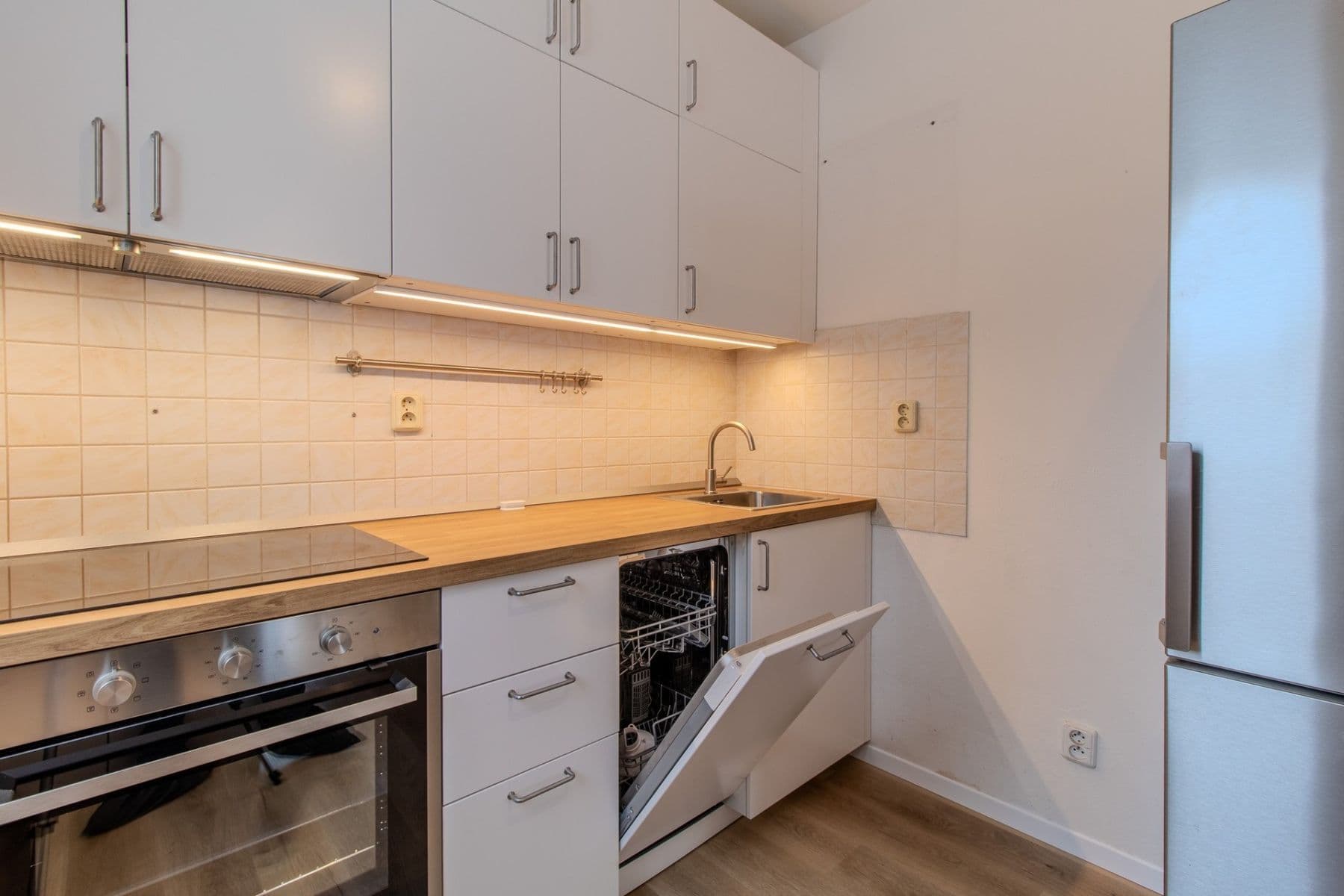 Prenájom bytu 2-izbový 54 m², V dolině, Praha, Praha Prenájom bytu 2-izbový 54 m², V dolině, Praha, Praha