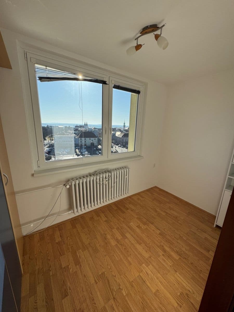 Prenájom bytu 2-izbový 34 m², Pražská, Znojmo, Jihomoravský kraj Prenájom bytu 2-izbový 34 m², Pražská, Znojmo, Jihomoravský kraj