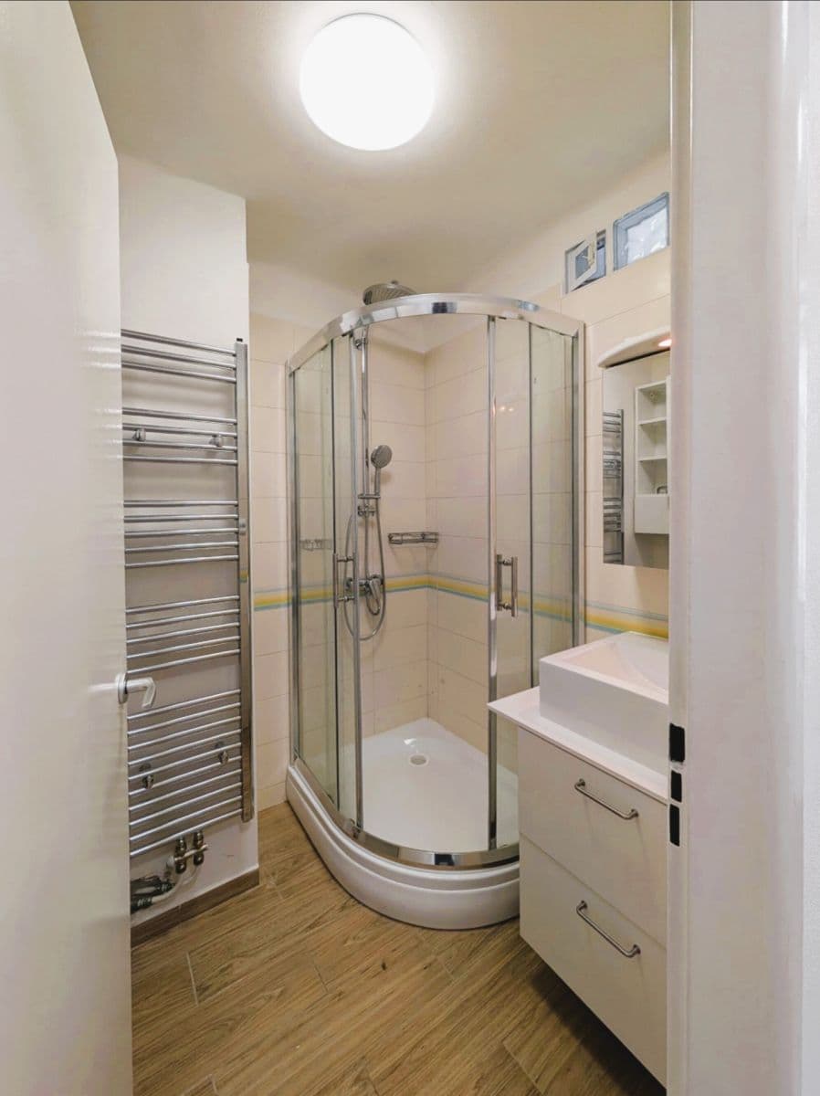 Prenájom bytu 3-izbový 58 m², Nad Bořislavkou, Praha, Praha Prenájom bytu 3-izbový 58 m², Nad Bořislavkou, Praha, Praha