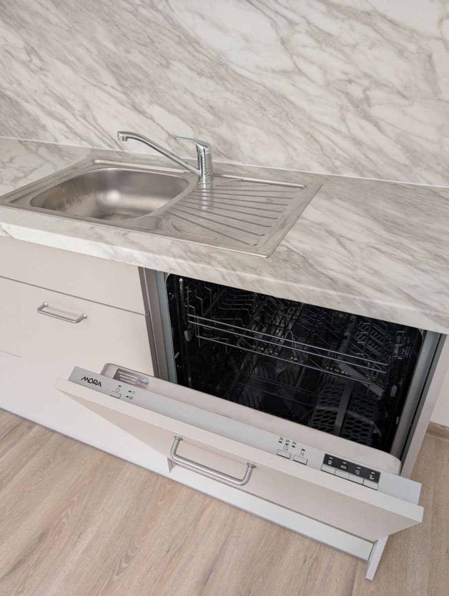 Prenájom bytu 3-izbový 58 m², Nad Bořislavkou, Praha, Praha Prenájom bytu 3-izbový 58 m², Nad Bořislavkou, Praha, Praha