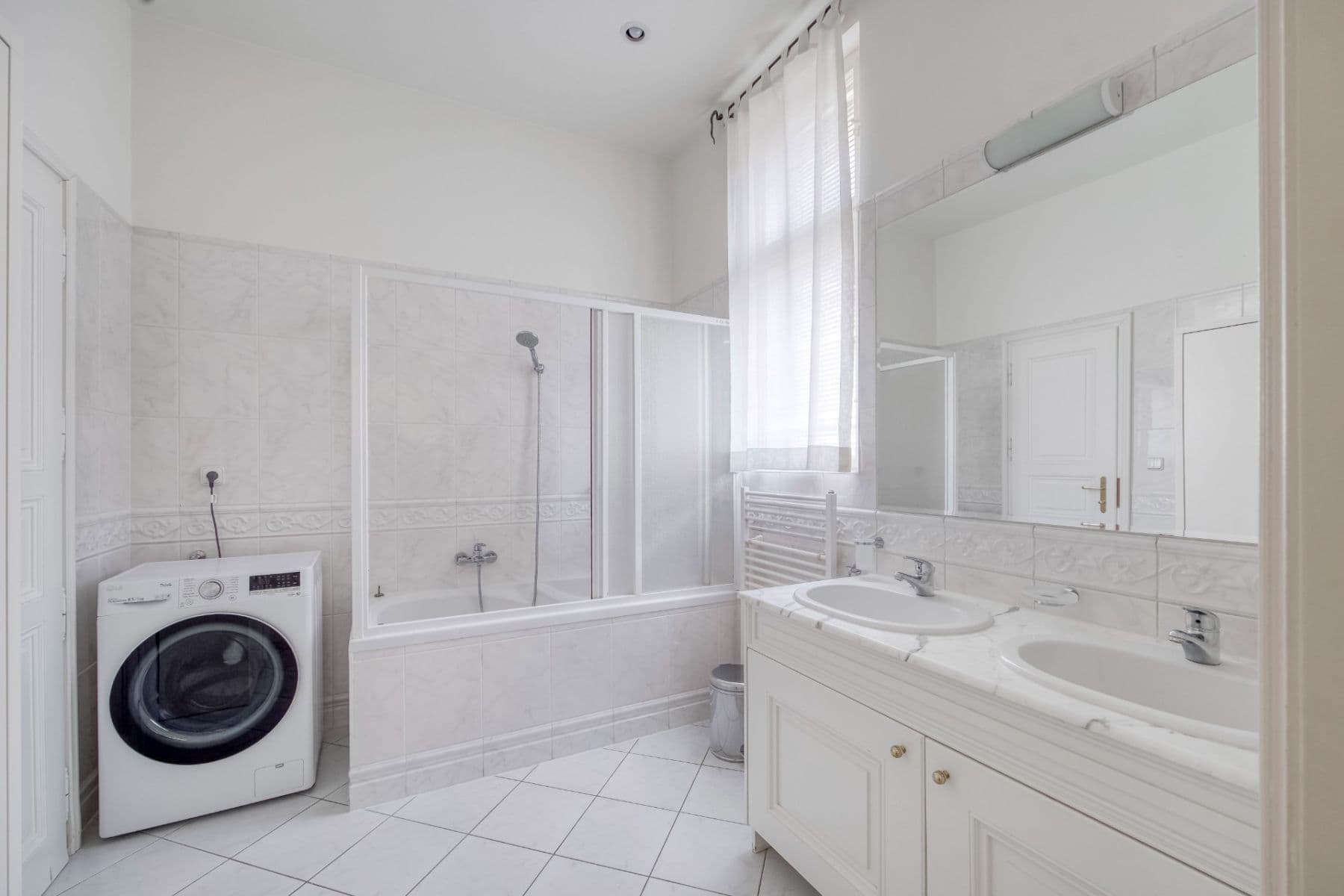 Prenájom bytu 2-izbový 78 m², Truhlářská, Praha, Praha Prenájom bytu 2-izbový 78 m², Truhlářská, Praha, Praha