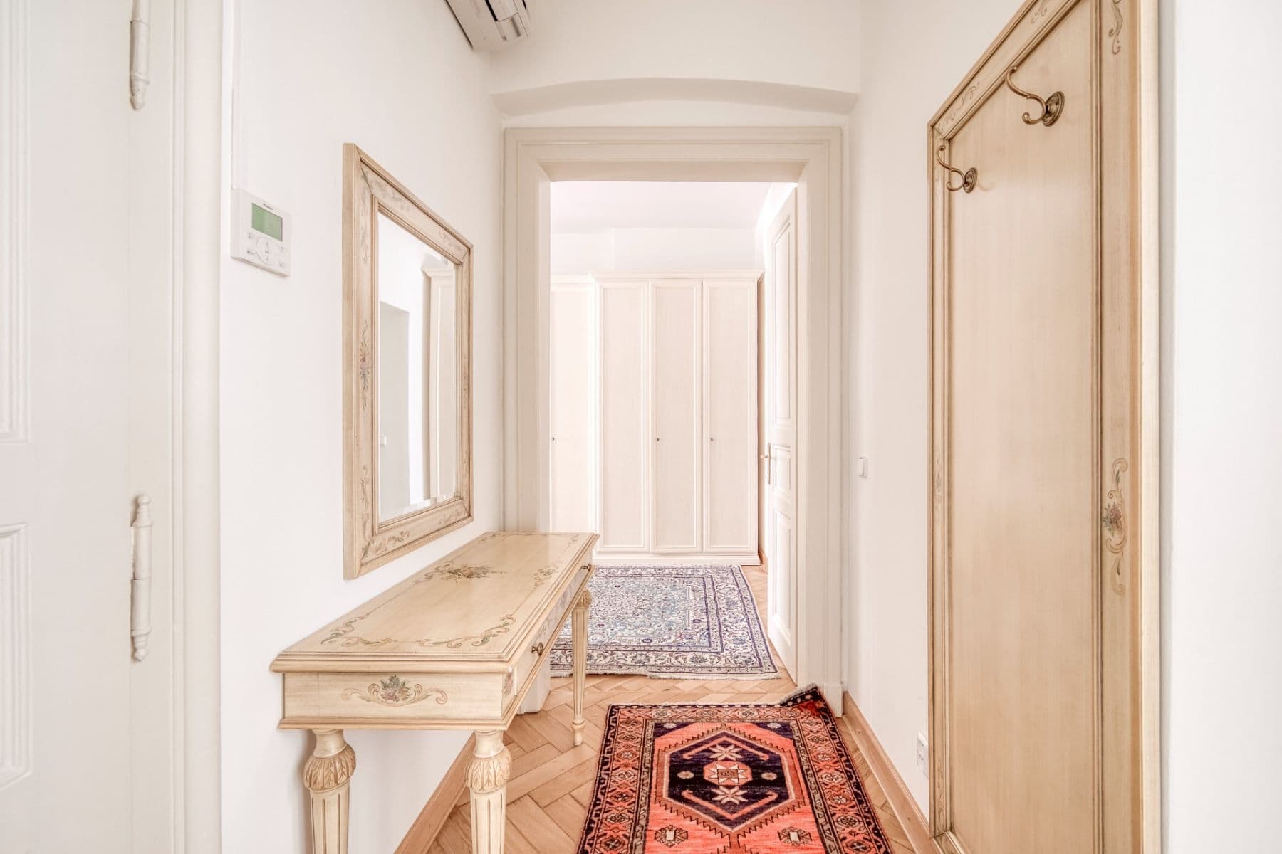 Prenájom bytu 2-izbový 78 m², Truhlářská, Praha, Praha Prenájom bytu 2-izbový 78 m², Truhlářská, Praha, Praha