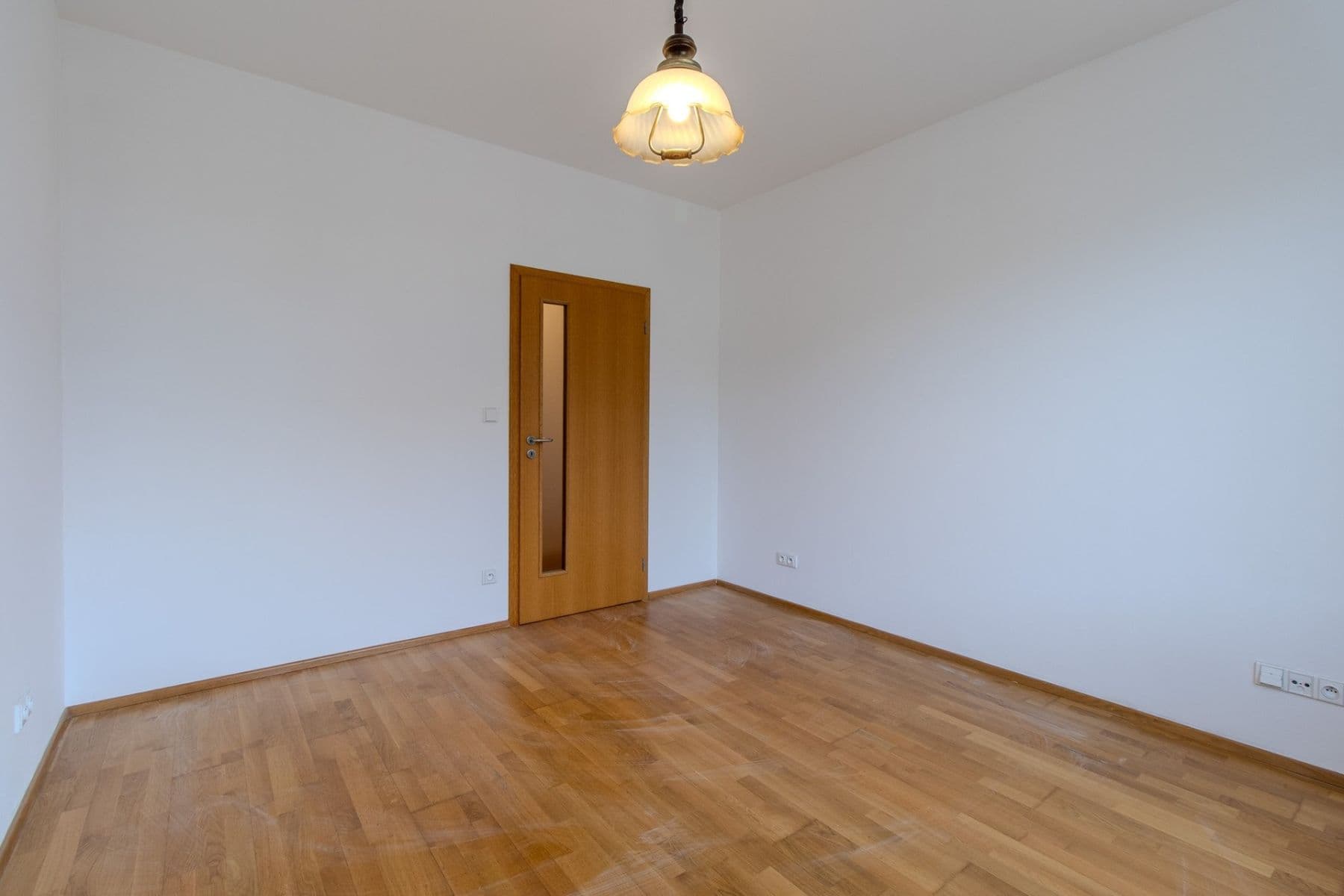 Prenájom bytu 3-izbový 85 m², Jeseniova, Praha, Praha Prenájom bytu 3-izbový 85 m², Jeseniova, Praha, Praha