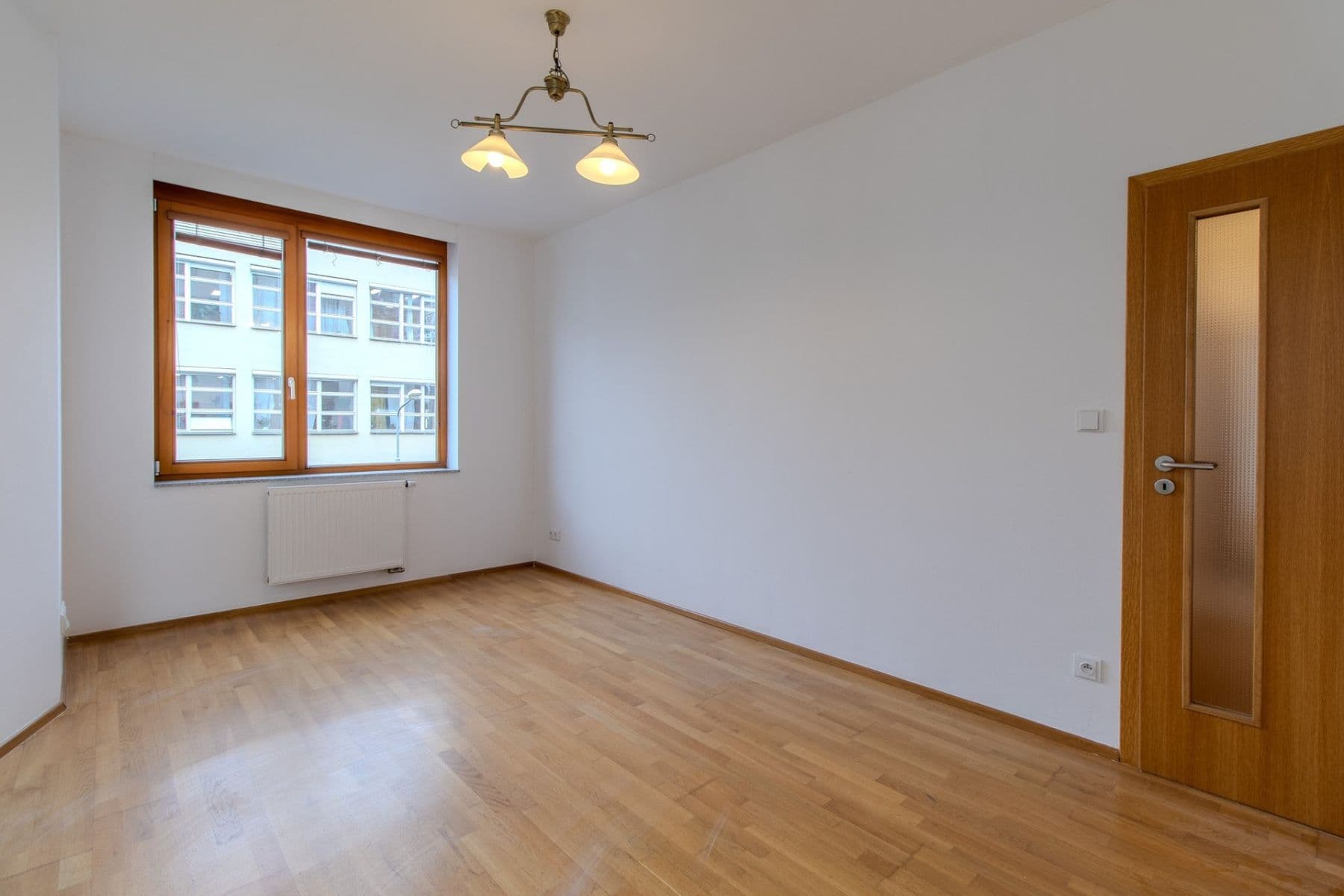 Prenájom bytu 3-izbový 85 m², Jeseniova, Praha, Praha Prenájom bytu 3-izbový 85 m², Jeseniova, Praha, Praha