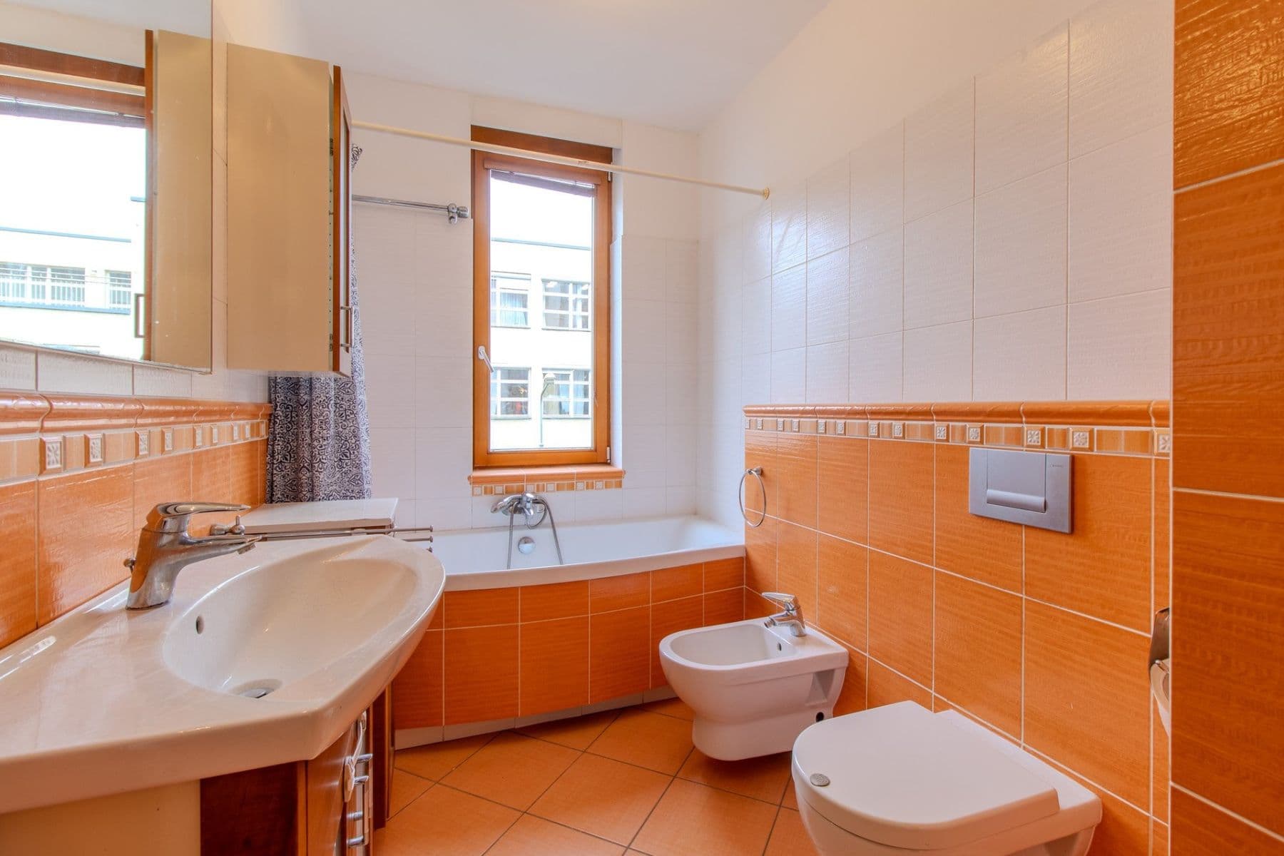 Prenájom bytu 3-izbový 85 m², Jeseniova, Praha, Praha Prenájom bytu 3-izbový 85 m², Jeseniova, Praha, Praha