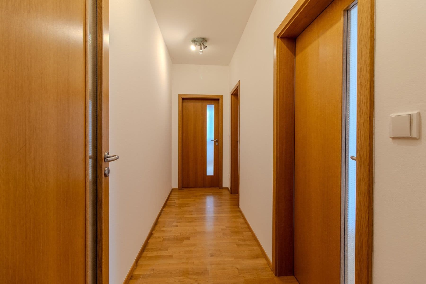 Prenájom bytu 3-izbový 85 m², Jeseniova, Praha, Praha Prenájom bytu 3-izbový 85 m², Jeseniova, Praha, Praha