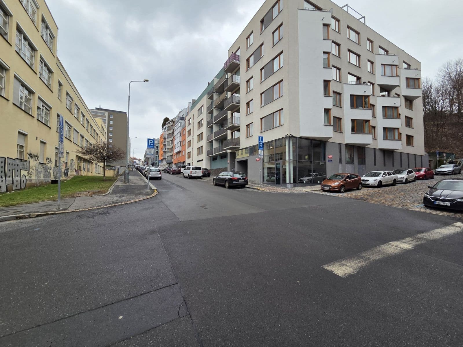 Prenájom bytu 3-izbový 85 m², Jeseniova, Praha, Praha Prenájom bytu 3-izbový 85 m², Jeseniova, Praha, Praha