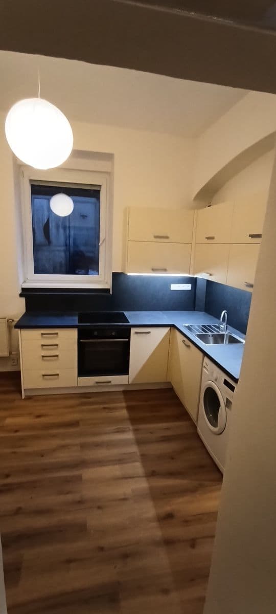 Prenájom bytu 2-izbový 48 m², Kozácká, Praha, Praha Prenájom bytu 2-izbový 48 m², Kozácká, Praha, Praha