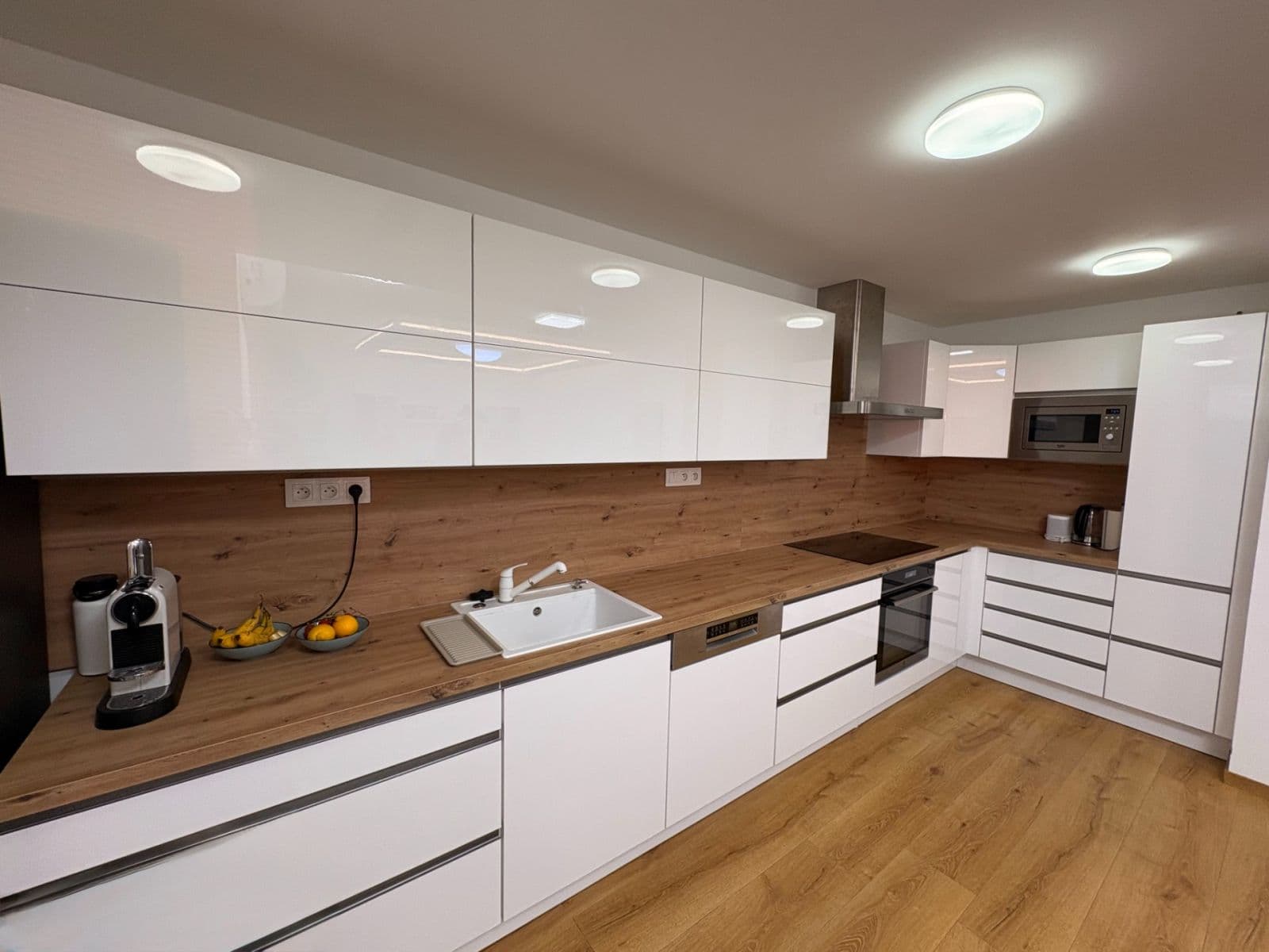 Predaj bytu 3-izbový 137 m², Ostriežová, Záhorská Bystrica, Bratislavský kraj Predaj bytu 3-izbový 137 m², Ostriežová, Záhorská Bystrica, Bratislavský kraj