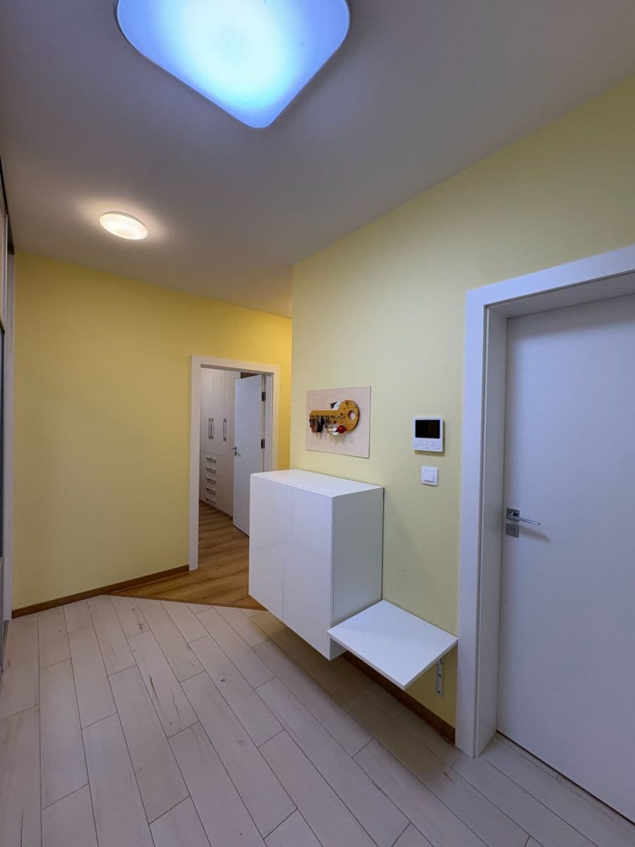 Predaj bytu 3-izbový 137 m², Ostriežová, Záhorská Bystrica, Bratislavský kraj Predaj bytu 3-izbový 137 m², Ostriežová, Záhorská Bystrica, Bratislavský kraj