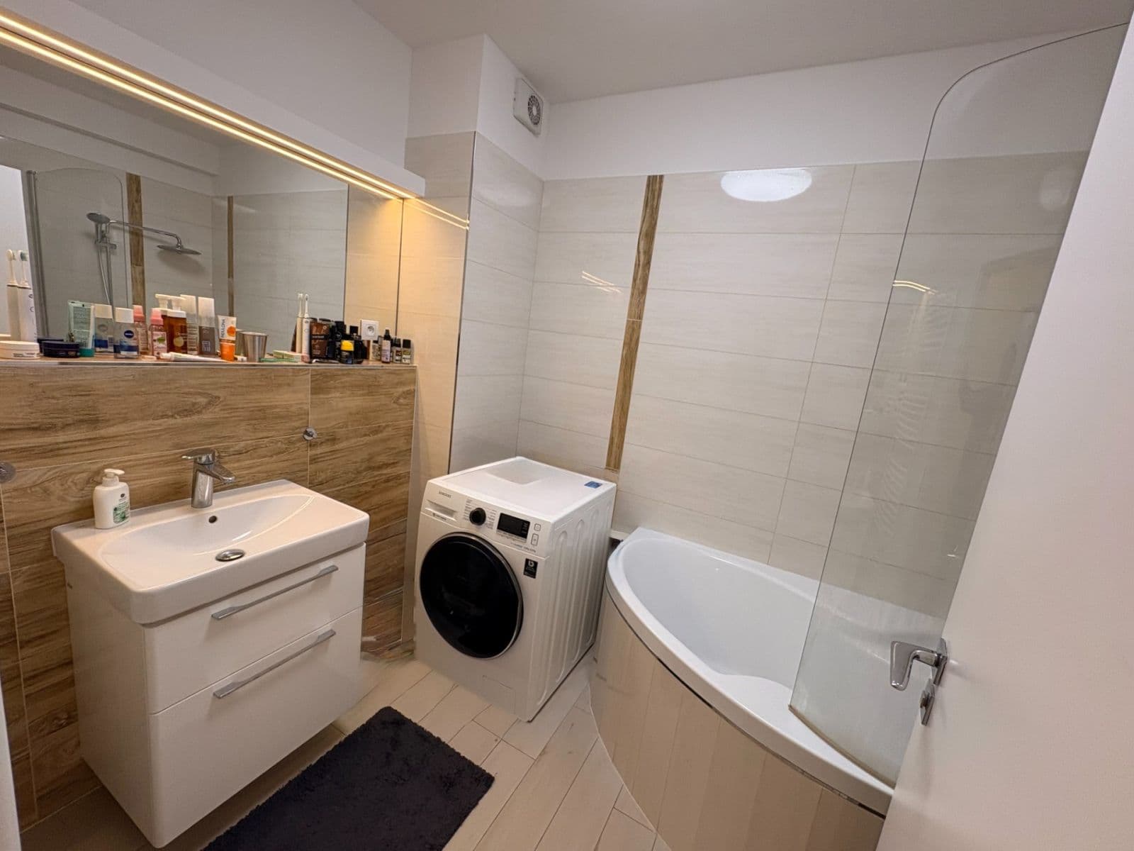 Predaj bytu 3-izbový 137 m², Ostriežová, Záhorská Bystrica, Bratislavský kraj Predaj bytu 3-izbový 137 m², Ostriežová, Záhorská Bystrica, Bratislavský kraj