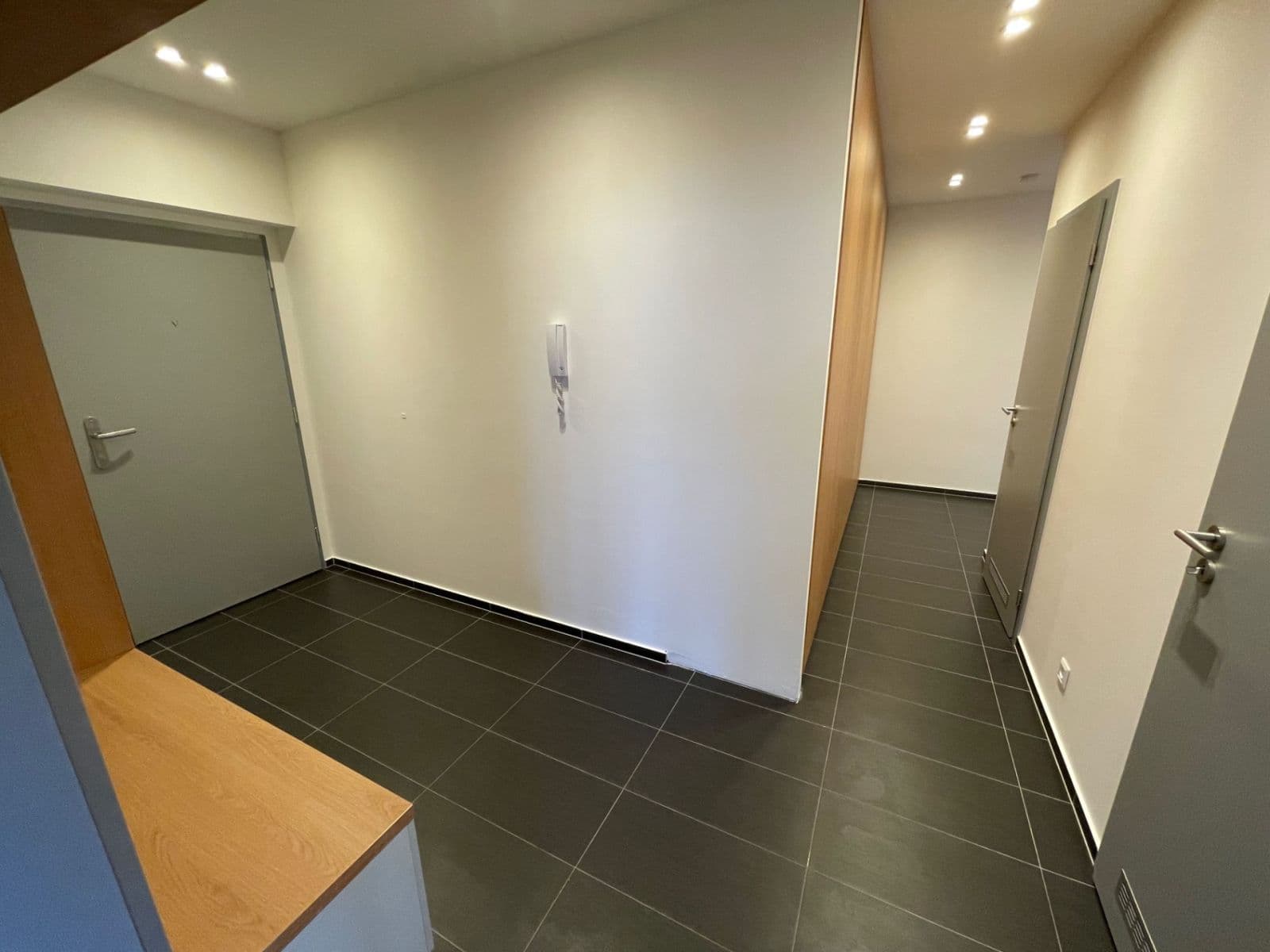 Prenájom bytu 3-izbový 91 m², Pod Stolovou horou, Praha, Praha Prenájom bytu 3-izbový 91 m², Pod Stolovou horou, Praha, Praha